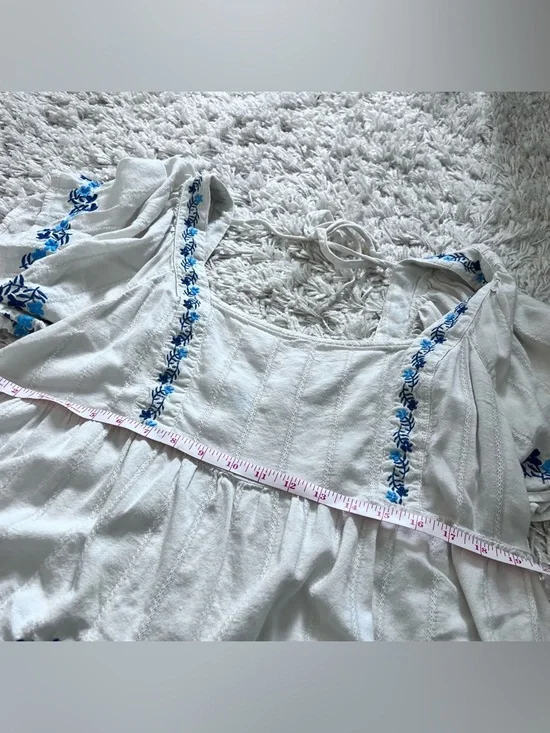Old Navy Floral Embroidered Top - Picture 4 of 8
